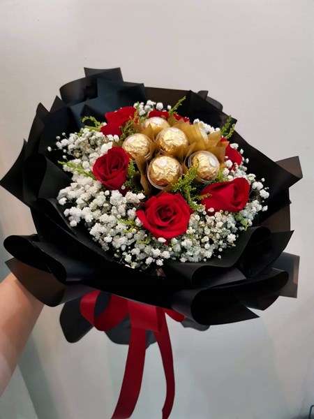 Voe Florist Melaka malaysia - chocolate-bouquets